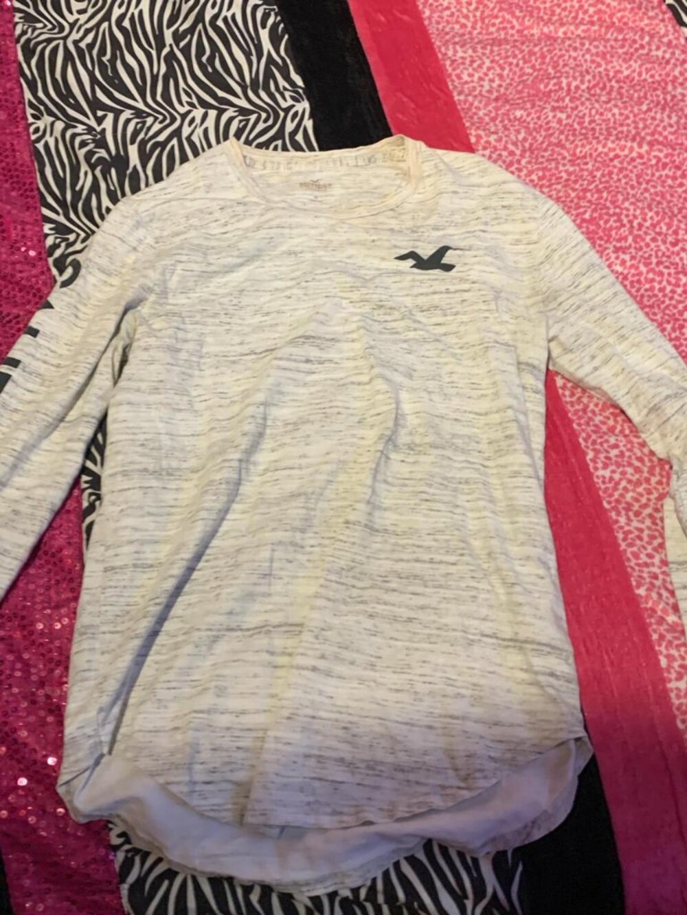 Hollister Co. Men's Grey and White Shirt